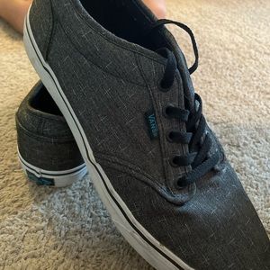 Mens vans size 12 pet and smoke free home. Only worn twice.